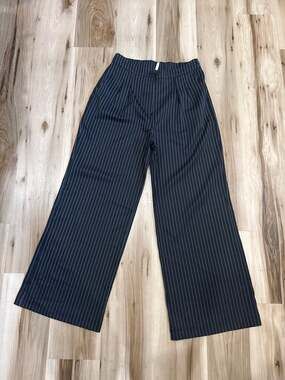 Halara Wide Leg Black & White Pin Striped Dress Pants Size M